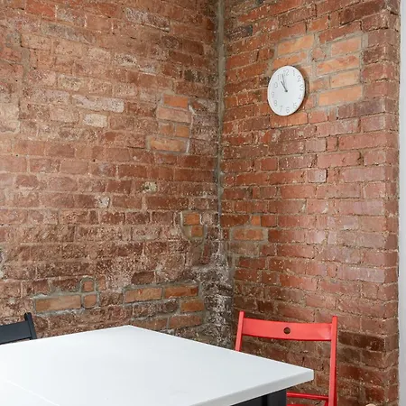 Rentplanet - Cybulskiego Διαμέρισμα *