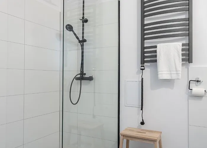 Rentplanet - Cybulskiego Διαμέρισμα *